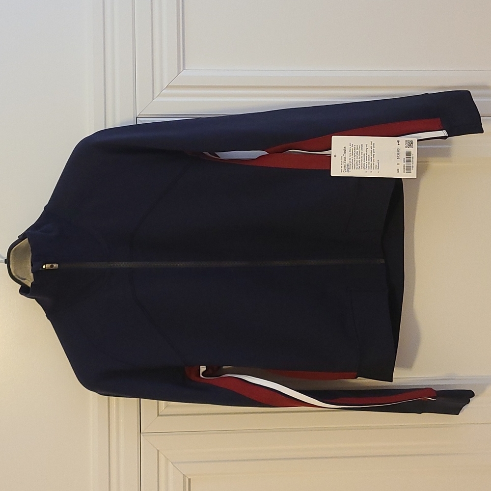 Lululemon 'Cover your tracks' Jacket size 6